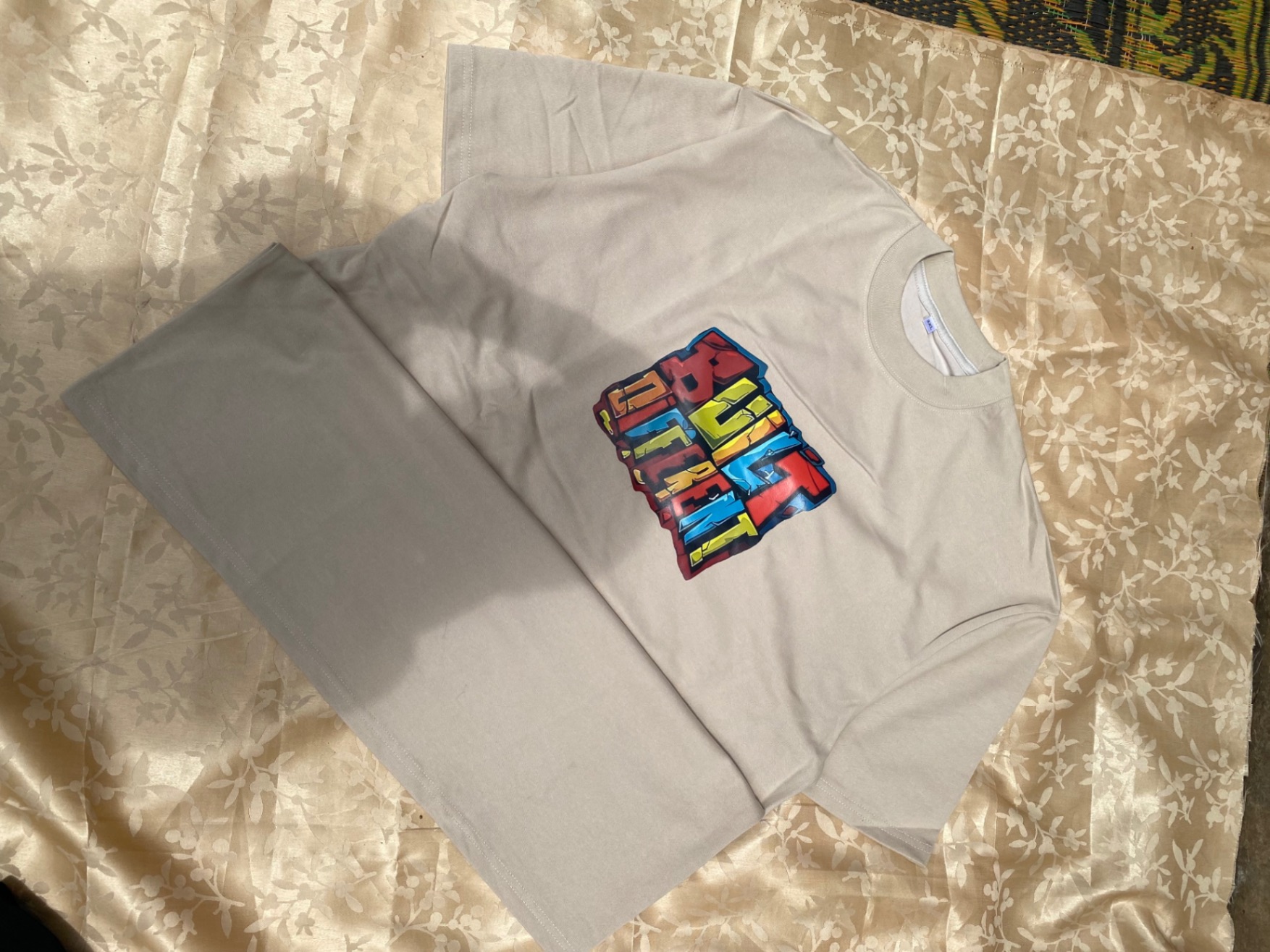 Unisex round neck