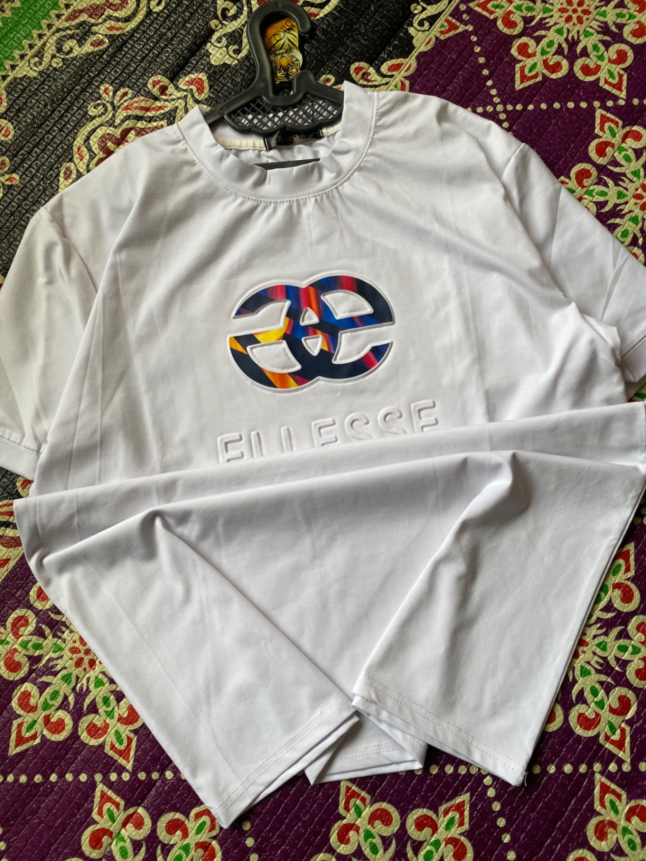 Unisex round neck