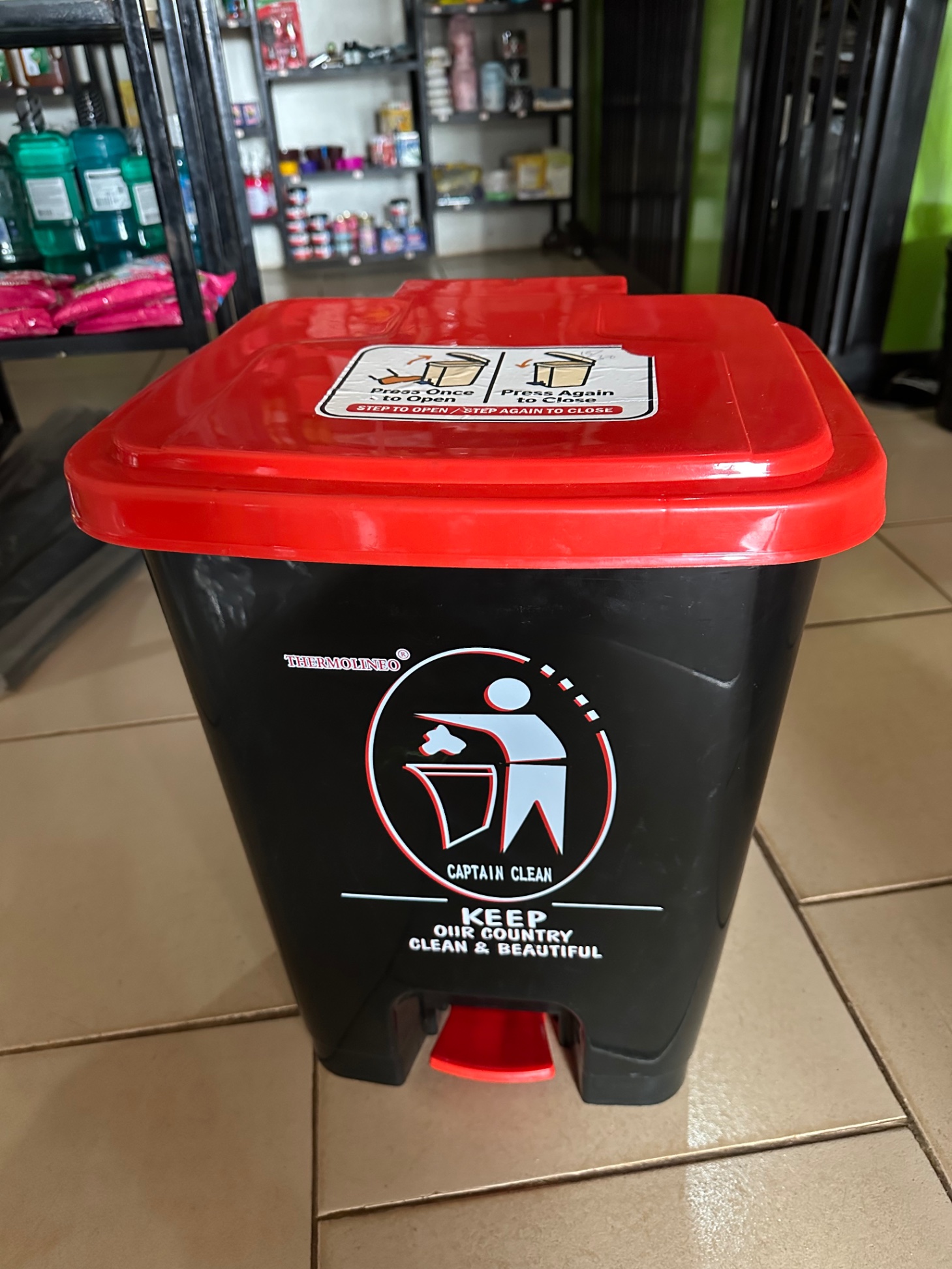 Captain clean 40L trash bin